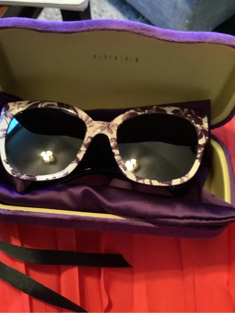 EUC Gucci Floral oversized Sunglasses - White & Purple Frame wGradient Lenses - Picture 8 of 9